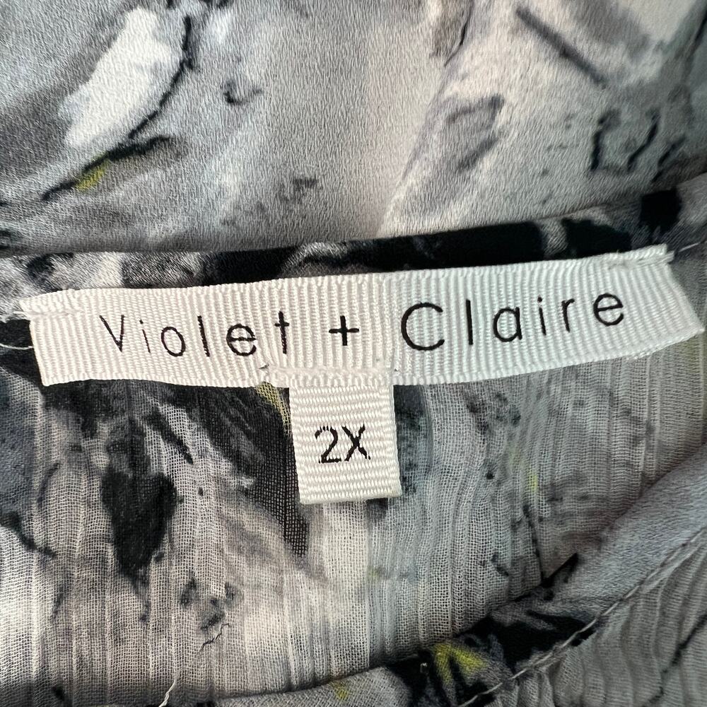 Violet & Claire Top Women 2X Sheer Lightweight Dark Floral Fairy Relaxed Comfort - Picture 2 of 13